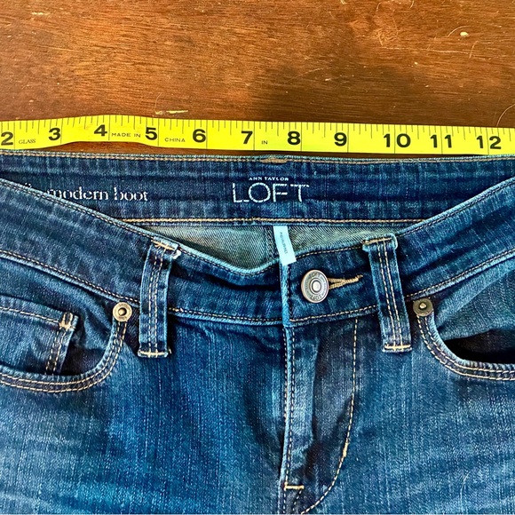 Ann Taylor Loft modern boot cut jeans size 25/0 - Picture 7 of 8